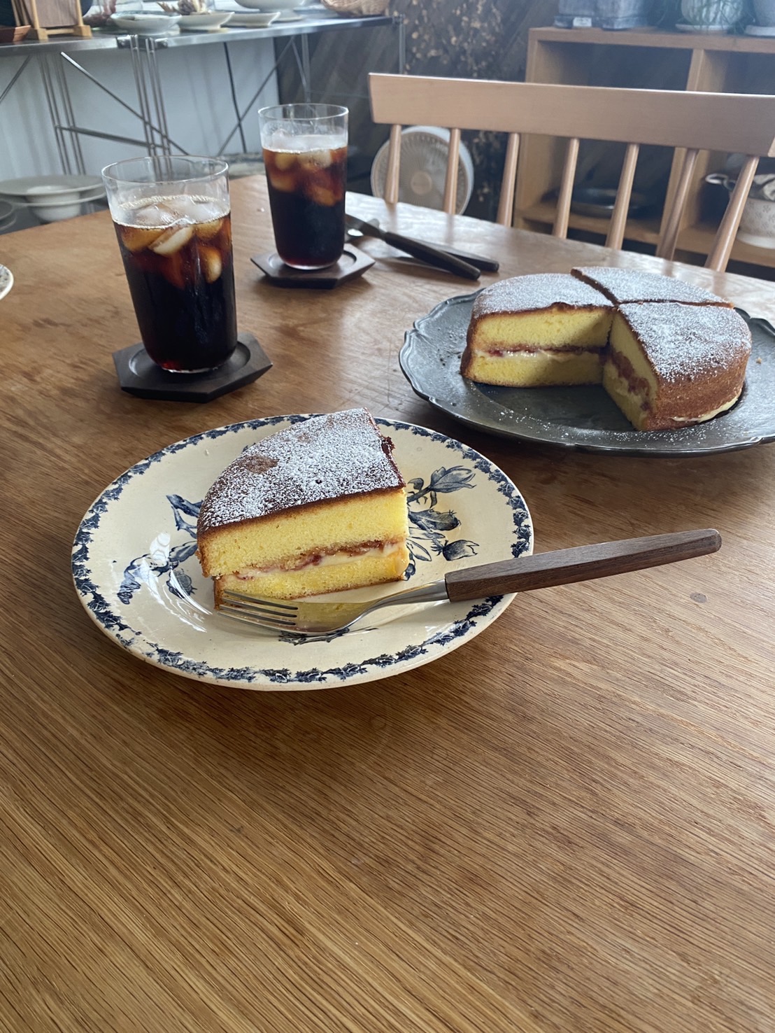 優雅なアペロはヴィクトリアケーキとともに