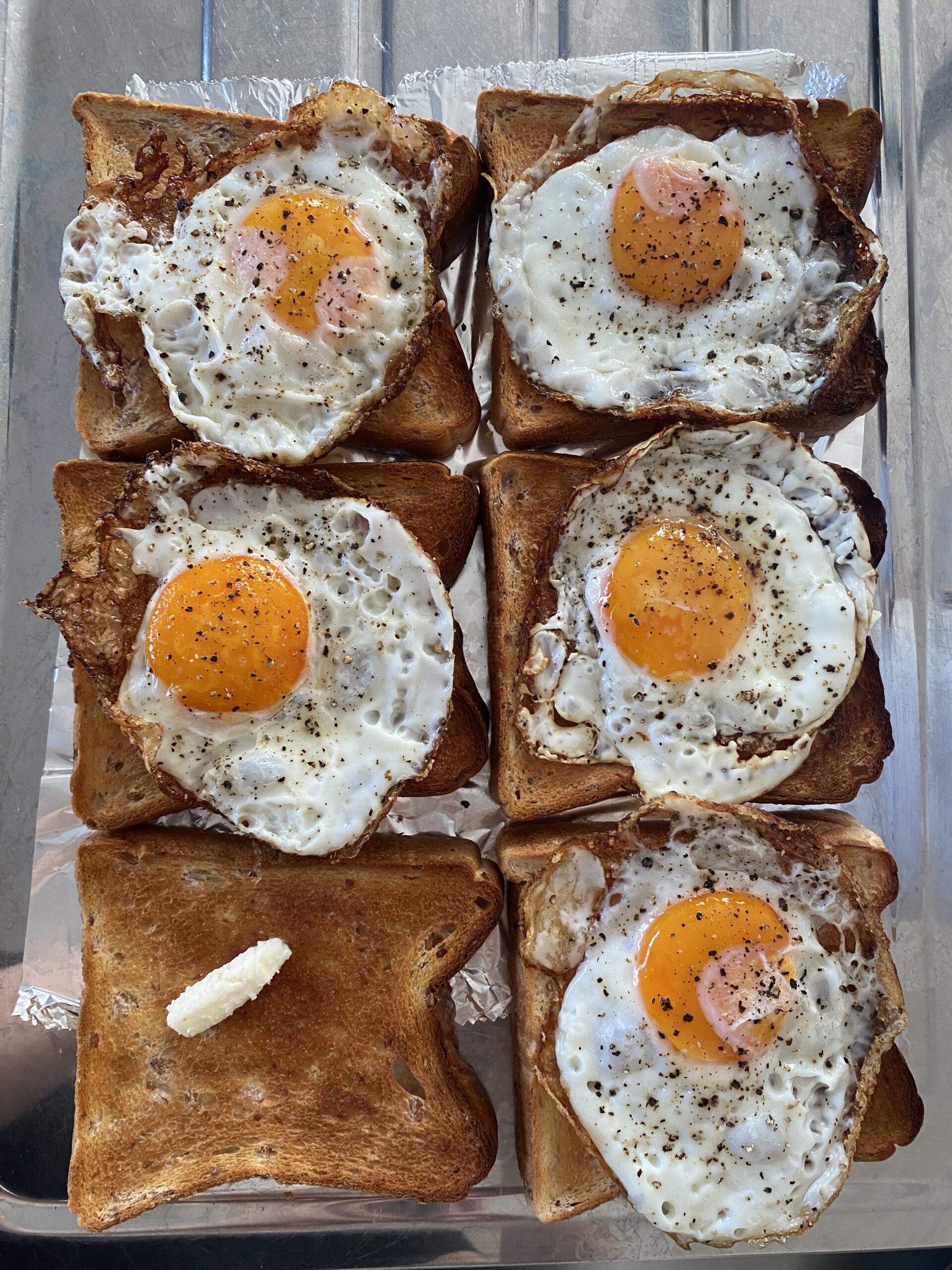 朝はパン