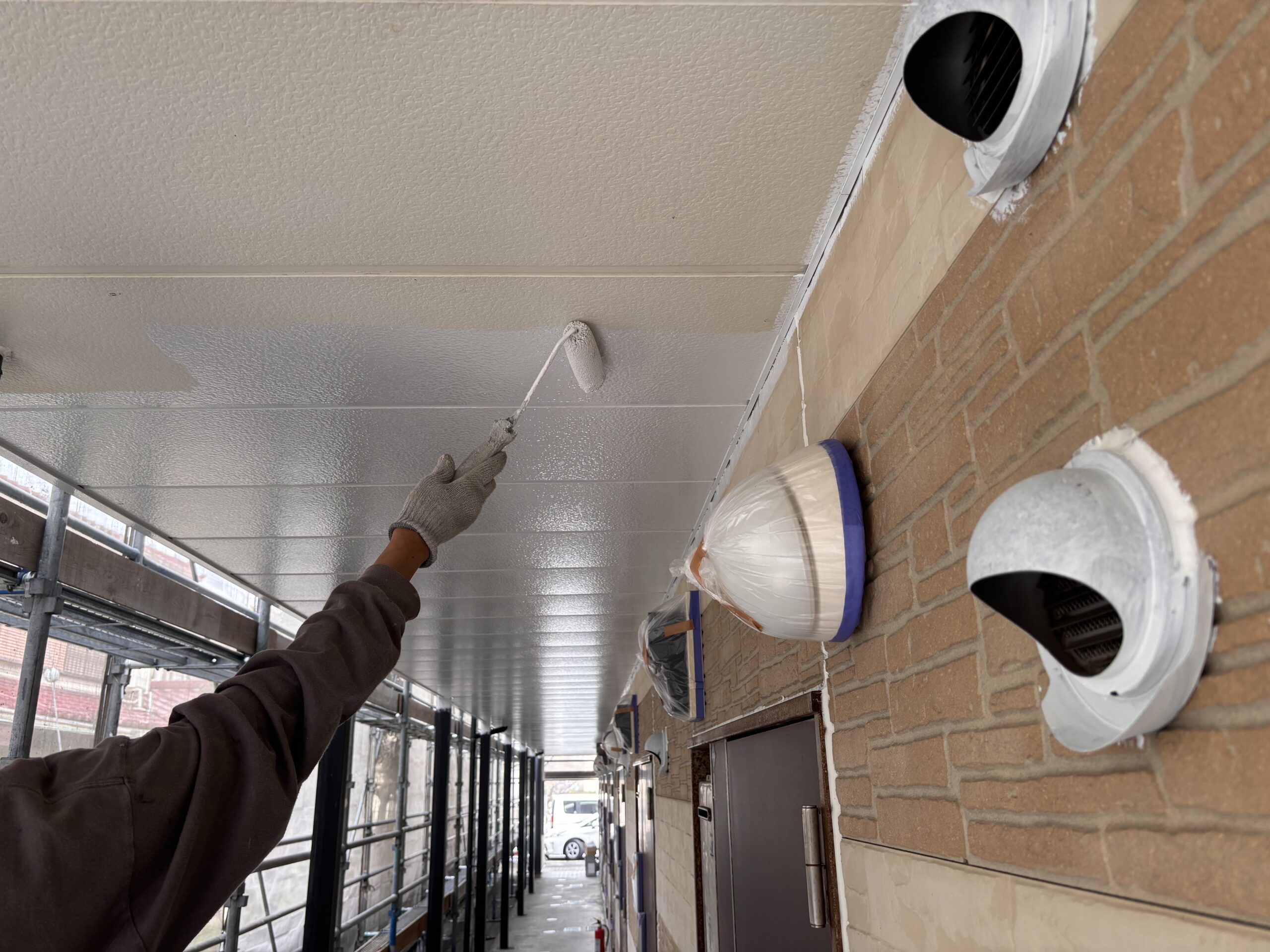 塗装作業で1番大事な下塗りスタート！