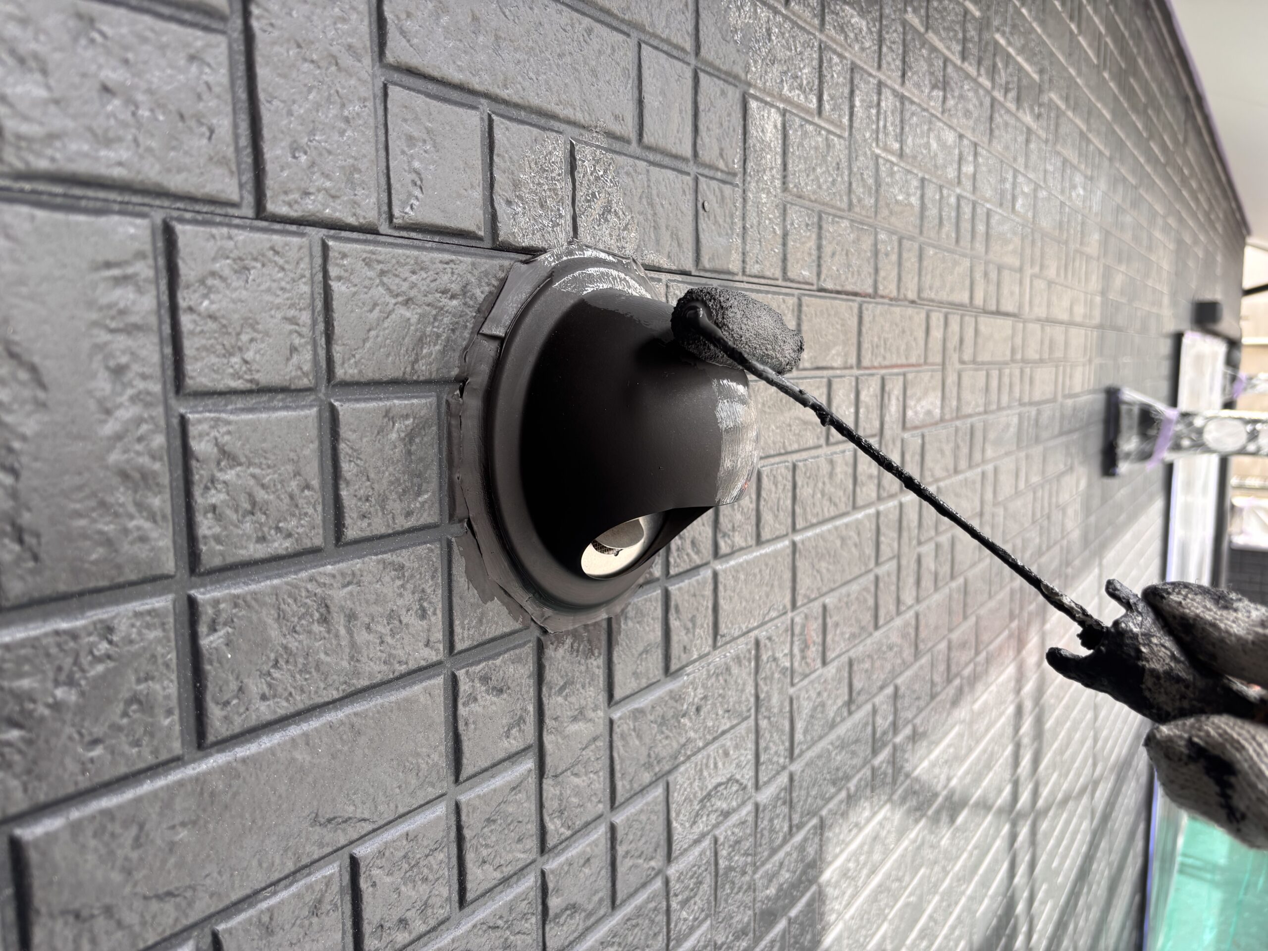 小さいけど印象変わる！換気フード塗装