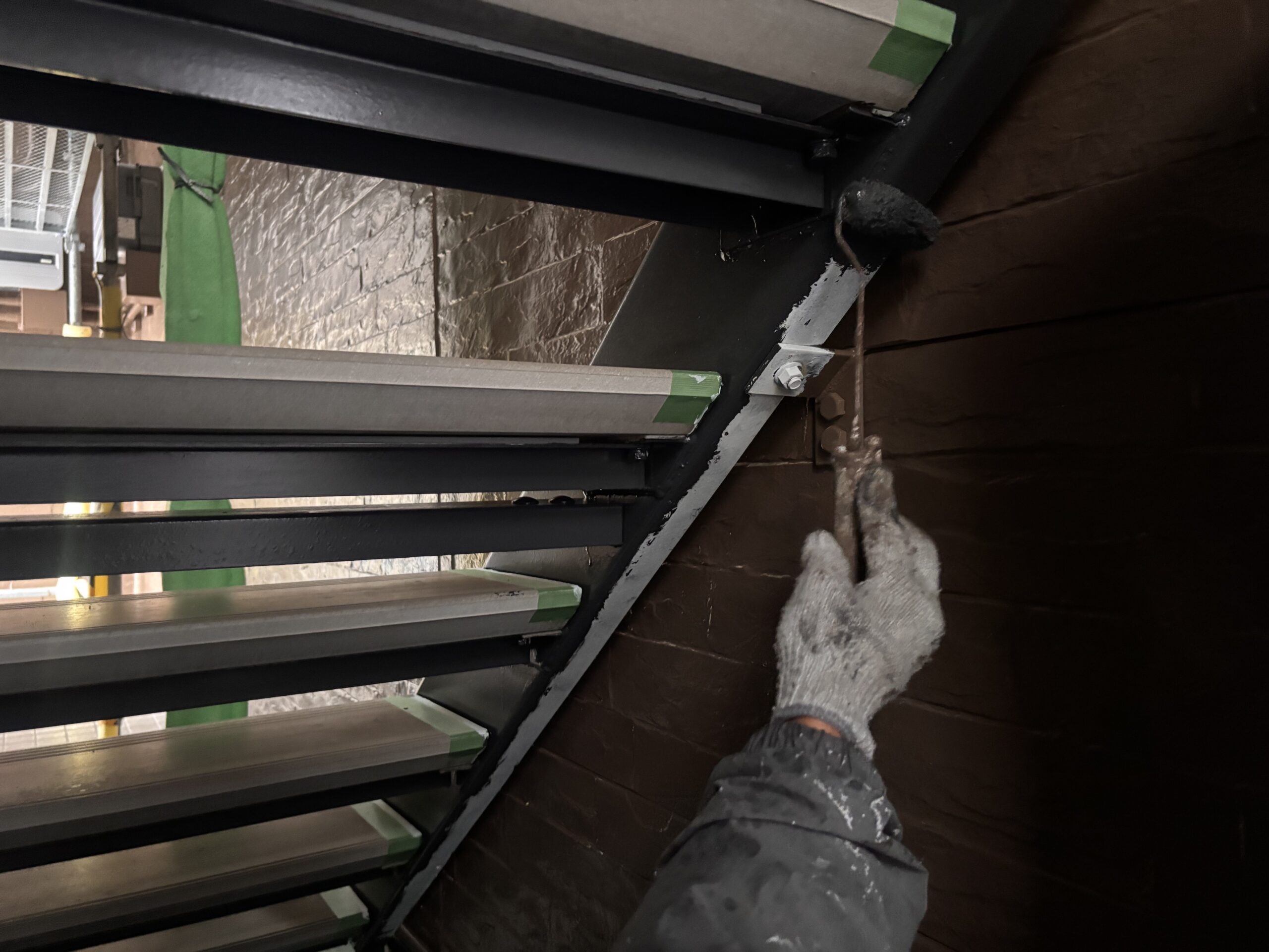 階段塗装で住人さんの気持ちも晴れやかに！