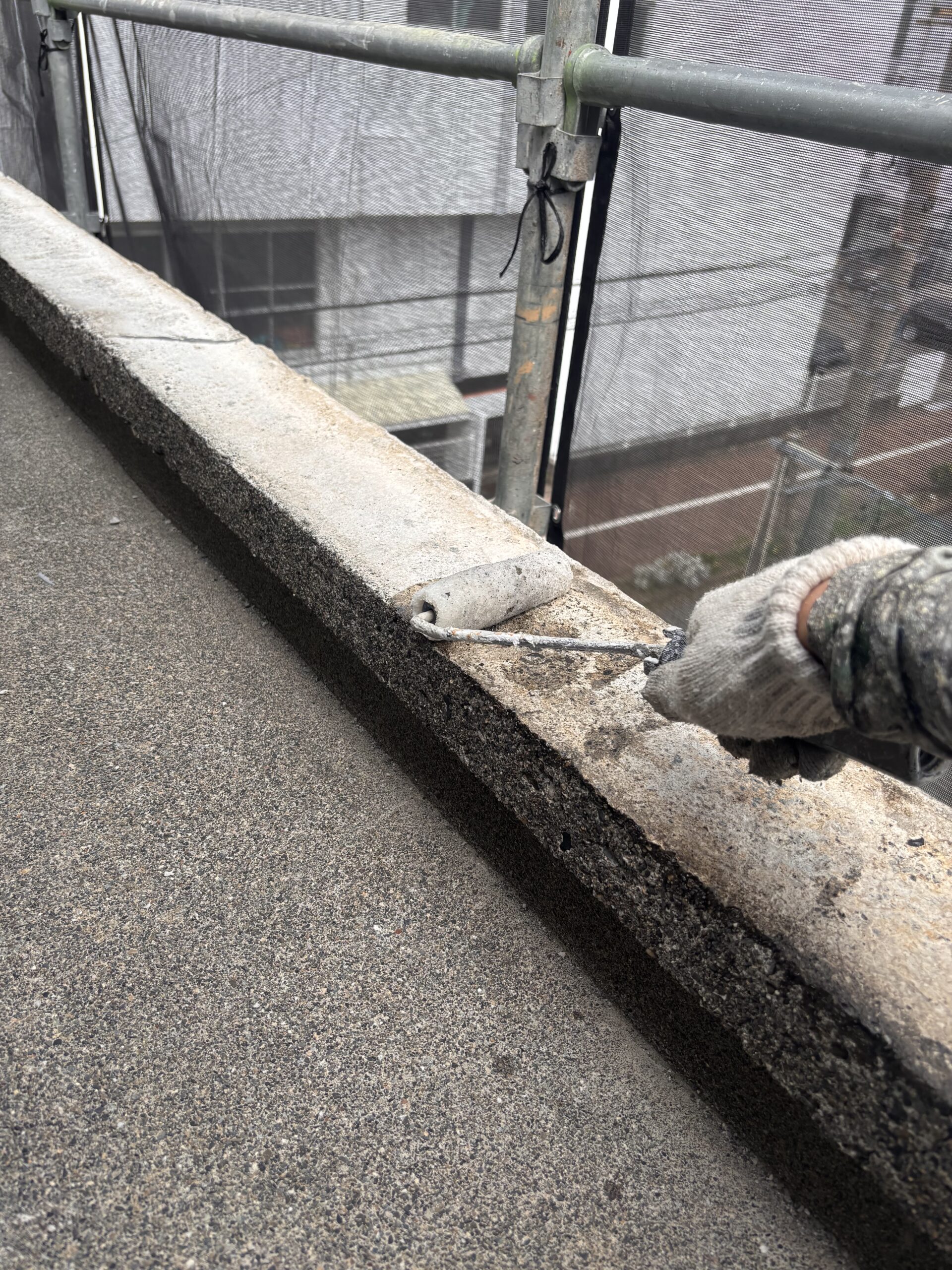 防水工事の密着力を高める！プルーフロンプライマーS